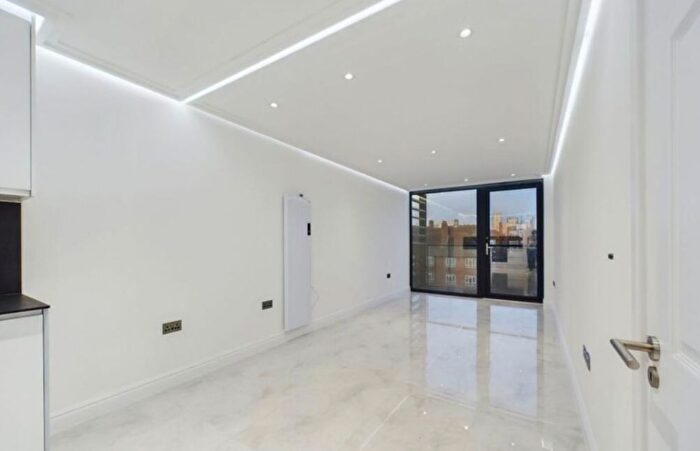 1 Bedroom Flat To Rent In Cranston Court, Bloemfontein Road, W12