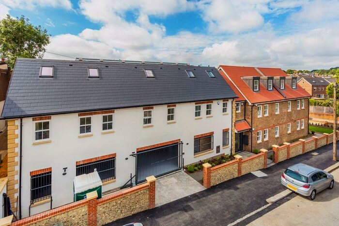 2 Bedroom Apartment To Rent In Albion Road, Reigate, RH2