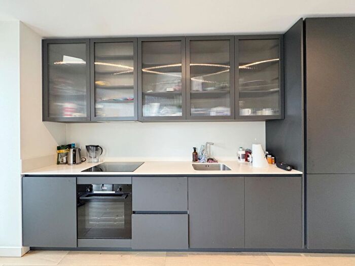 1 Bedroom Flat To Rent In East Apartments, Tottenham Hale, London, N17