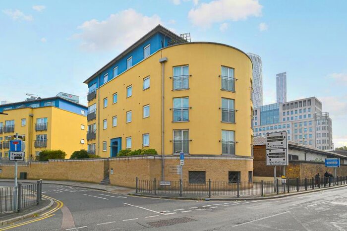 1 Bedroom Flat To Rent In Kelly Court, Garford Street, Westferry, Canary Wharf, London, E14