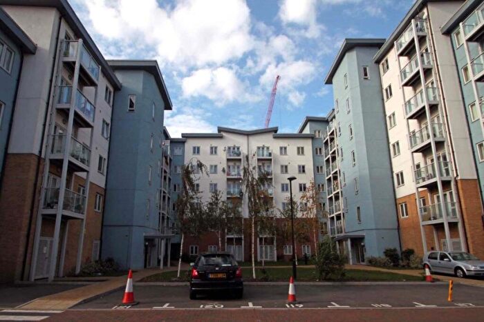 1 Bedroom Flat To Rent In Foundry Court, SL2