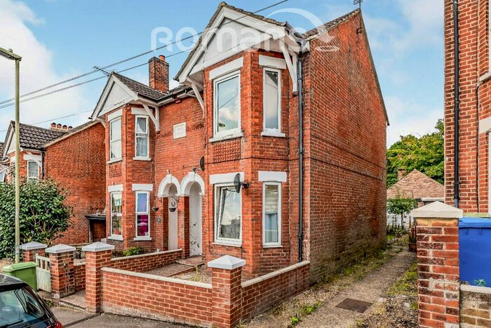 1 Bedroom Maisonette To Rent In Sandford Road, Aldershot, GU11