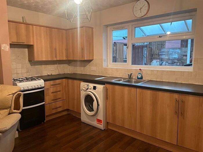 2 Bedroom Semi Detached Bungalow To Rent In Foleshill Road, Coventry, CV6