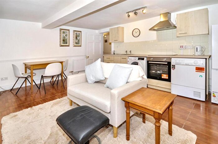 2 Bedroom Flat To Rent In St. Marys Road, Leamington Spa, CV31