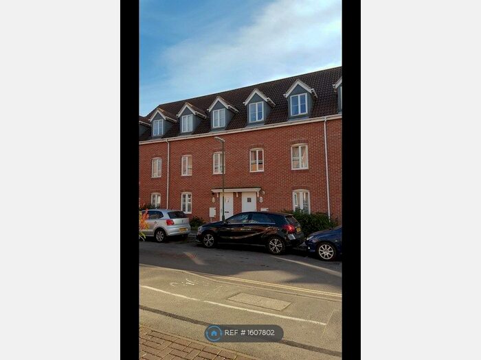 6 Bedroom Terraced House To Rent In Bostock Road, Chichester, PO19