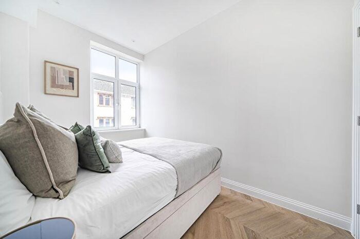 2 Bedroom Flat For Sale In Princes Street, Dorchester, DT1