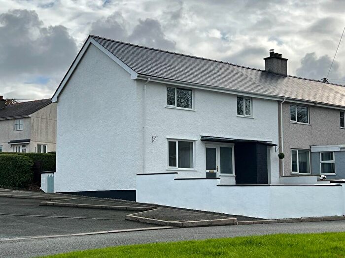 3 Bedroom Semi-Detached House For Sale In Glascoed, Hermon, LL62