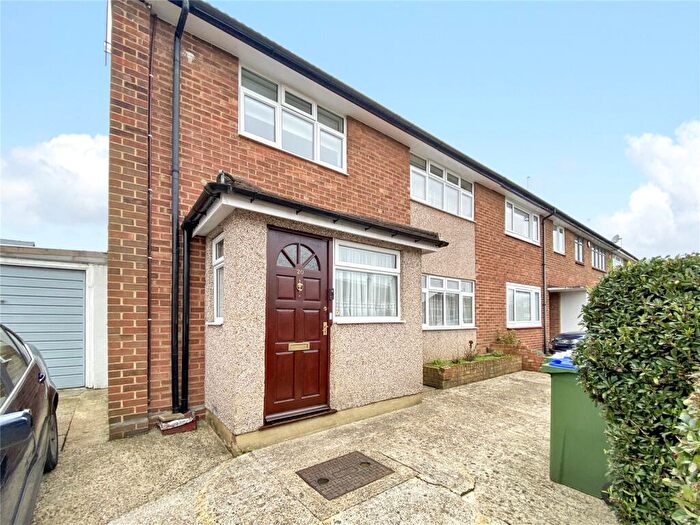 4 Bedroom Semi-Detached House For Sale In Harvill Road, Sidcup, DA14