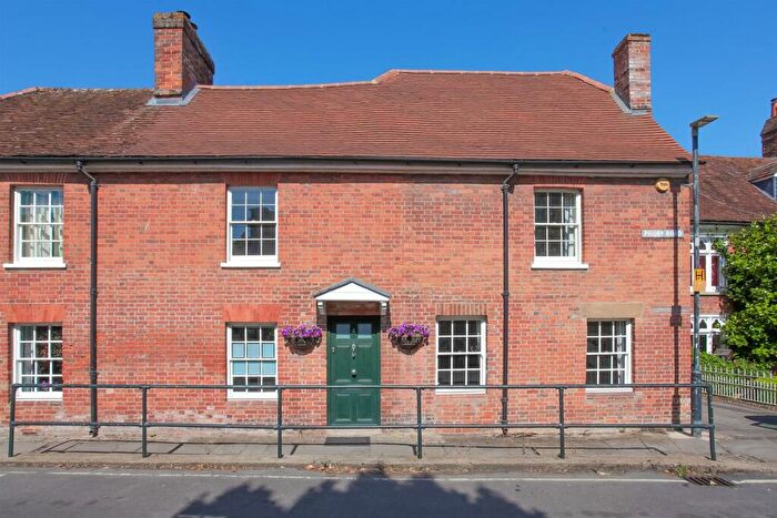 4 Bedroom Town House To Rent In Priory Road, Wantage, OX12