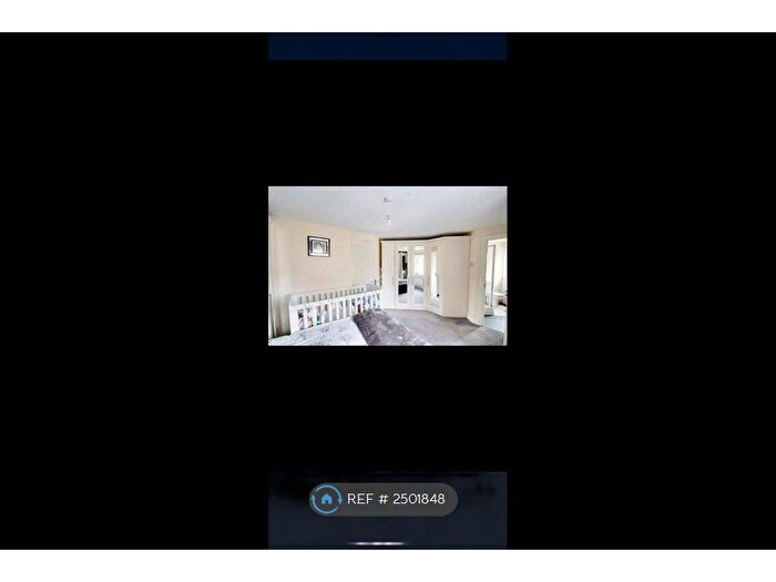 3 Bedroom Semi-Detached House To Rent In Hilton Close, Bedford, MK42