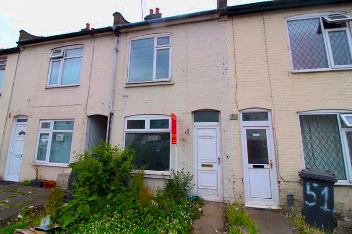 3 Bedroom Terraced House To Rent In Bury Park Road, Luton, LU1
