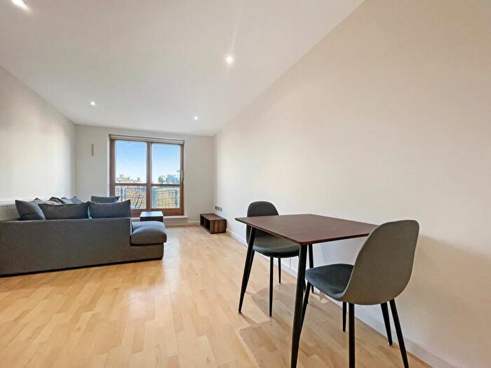 1 Bedroom Flat To Rent In Windley Close, London, SE23