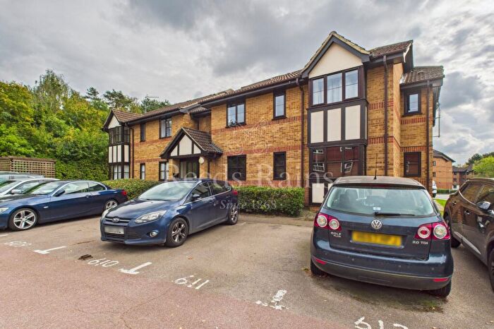 2 Bedroom Apartment For Sale In Osbourne Road, Dartford, Kent, DA2