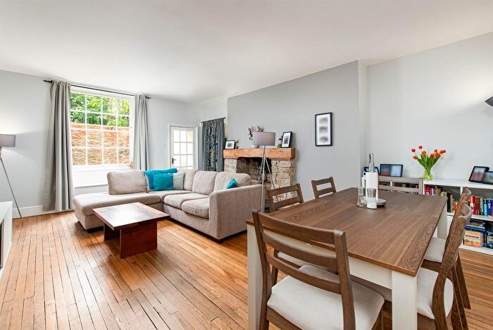 3 Bedroom Flat For Sale In Oakfield Road, Clifton, Bristol, BS8
