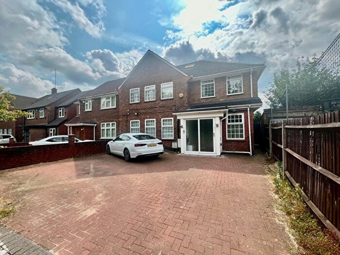 1 Bedroom Apartment To Rent In Joel Street, Pinner, HA5