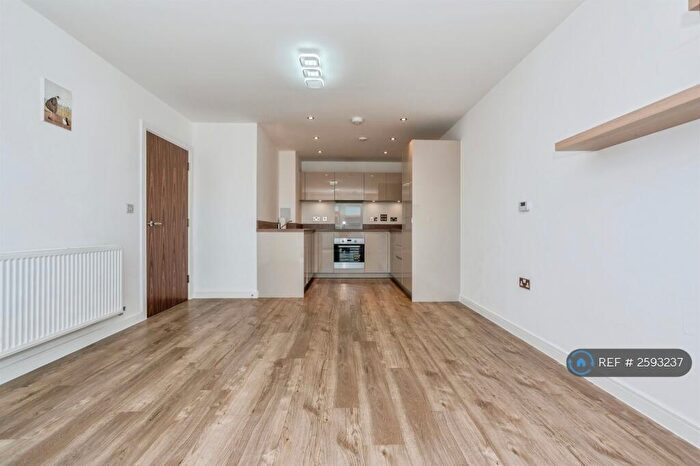 1 Bedroom Flat To Rent In Dovestone Close, West Thurrock, Grays, RM20