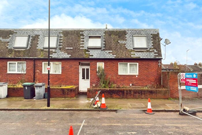 3 Bedroom End Of Terrace House For Sale In Eade Road, London, N4