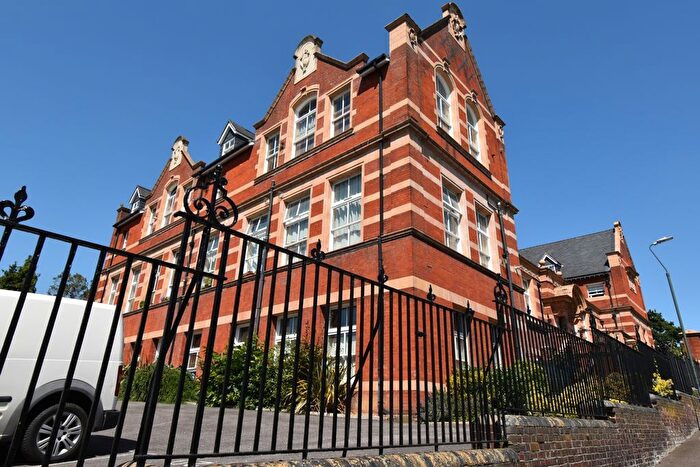 2 Bedroom Flat To Rent In Upper Holly Hill Road, Belvedere, DA17