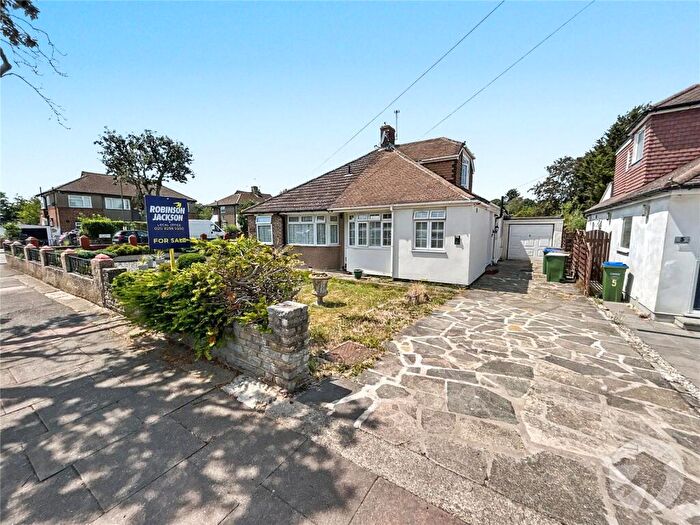 3 Bedroom Bungalow For Sale In Riverside Road, Sidcup, Kent, DA14