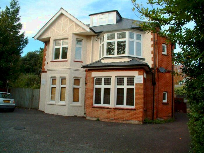 2 Bedroom Flat To Rent In Westerham Road, Westbourne, Bournemouth, BH4