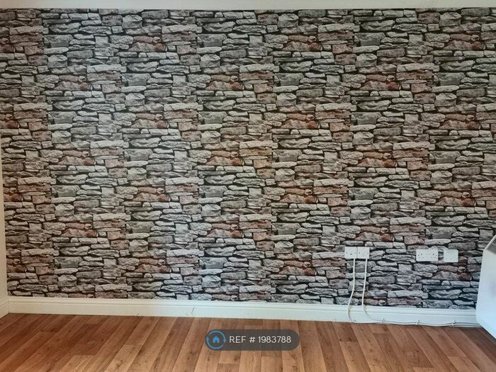 2 Bedroom Flat To Rent In Plough Close, Daventry, NN11