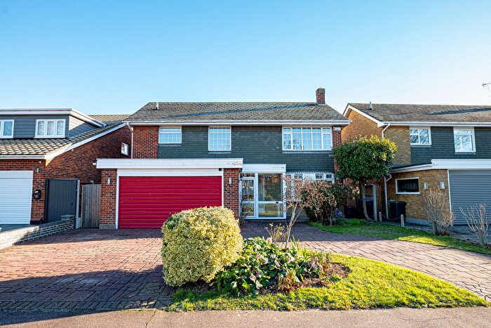 4 Bedroom Detached House For Sale In Maplin Way North, Southend-On-Sea, SS1
