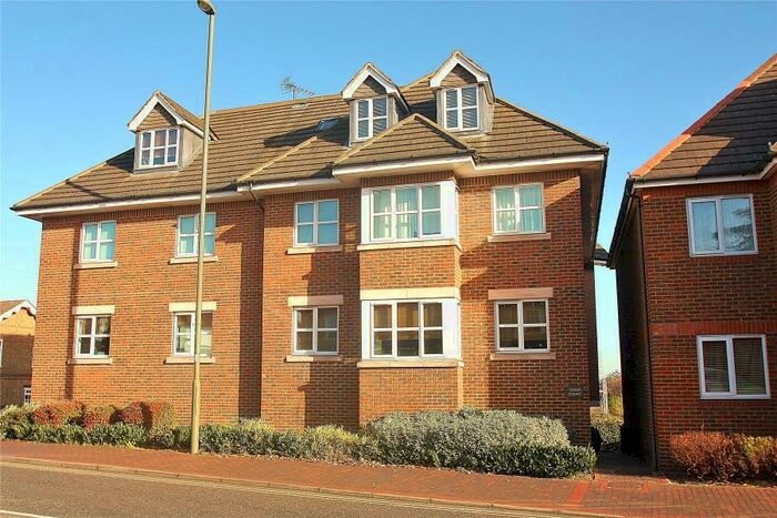 2 Bedroom Apartment To Rent In Knaphill, GU21
