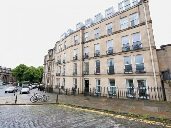 3 Bedroom Flat To Rent In St Bernards Crescent, Stockbridge, Edinburgh, EH4