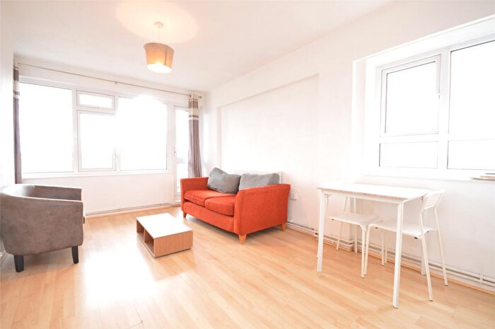 2 Bedroom Flat To Rent In Windlesham Grove, London, SW19