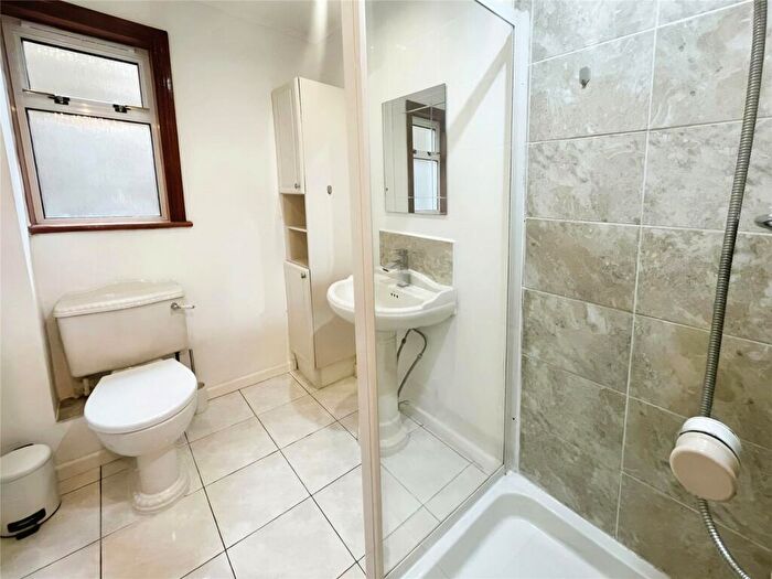 2 Bedroom Bungalow To Rent In Cowal Crescent, Glenrothes, Fife, KY6
