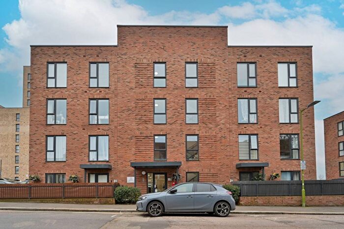 2 Bedroom Flat For Sale In Cooke House, Watford, WD18