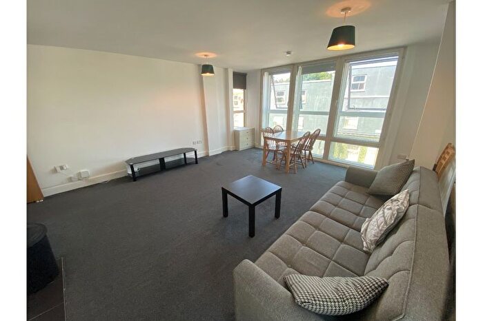 2 Bedroom Flat To Rent In Wealden House, London, E3