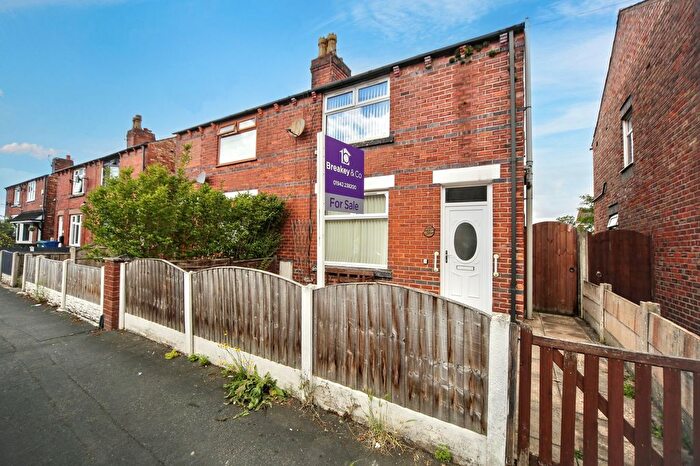 3 Bedroom Semi Detached House For Sale In New Street, Platt Bridge, WN2