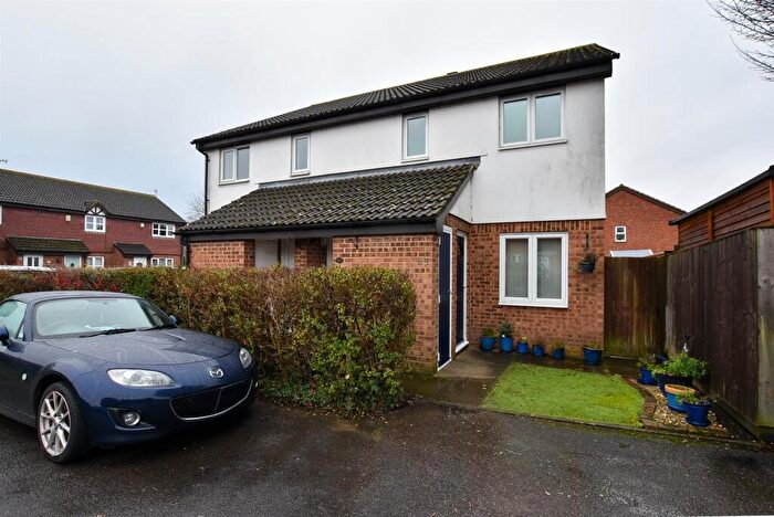 1 Bedroom Flat To Rent In Hawkes Road, Eccles, ME20