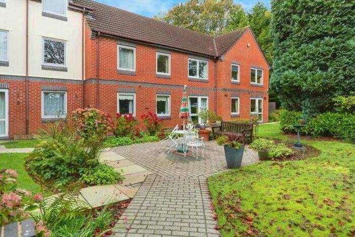 2 Bedroom Flat To Rent In Grange Road, Solihull, B91