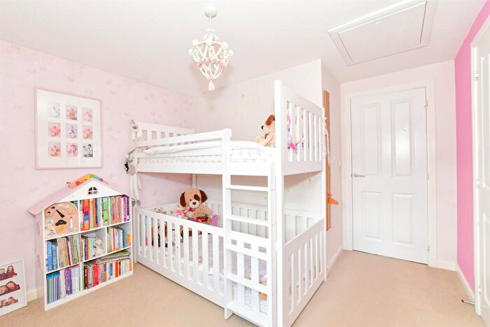 2 Bedroom Terraced House For Sale In Beckless Avenue, Clanfield, Waterlooville, Hampshire, PO8