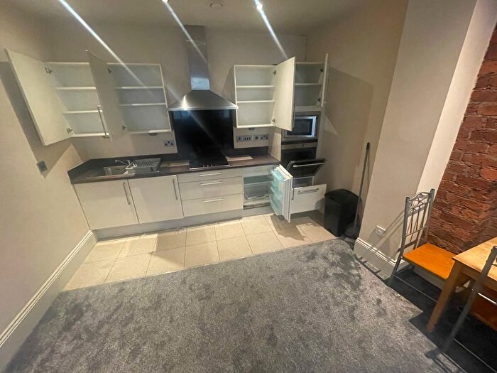 2 Bedroom Flat To Rent In Hick Street, Bradford, BD1