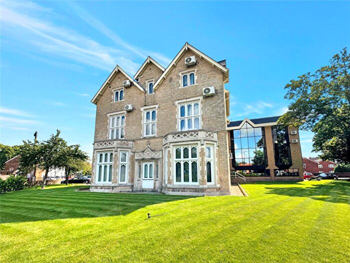 1 Bedroom Apartment To Rent In London Road, Slough, Berkshire, SL3