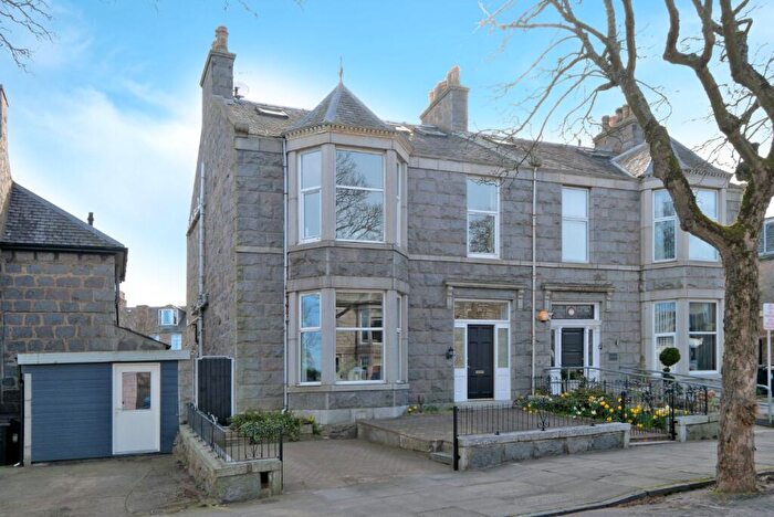 7 Bedroom Semi-Detached House For Sale In Bon Accord Street, Aberdeen, Aberdeen City, AB11