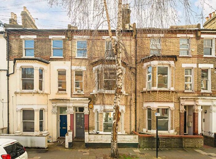 2 Bedroom Flat For Sale In St. Luke's Avenue, Clapham, SW4