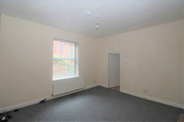 1 Bedroom Detached House To Rent In Anlaby Road, Hull, HU4