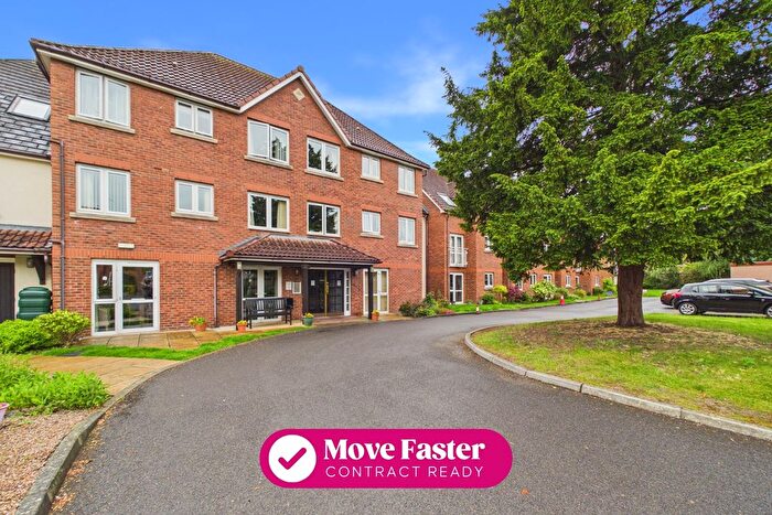 2 Bedroom Flat For Sale In Easterfield Court, Driffield, East Riding Of Yorkshire, YO25