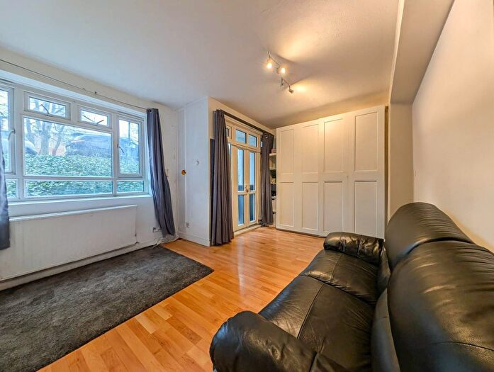 2 Bedroom Flat To Rent In Flat, Fernwood, Albert Drive, London, SW19