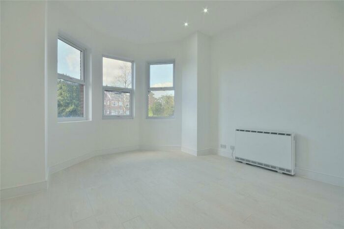 1 Bedroom Flat To Rent In Gainsborough Road, Woodside Park, N12