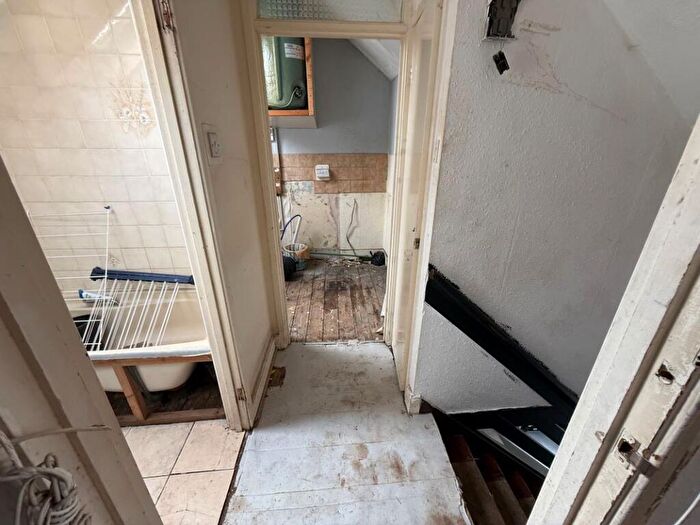 1 Bedroom Flat For Sale In Flat, Hainault Avenue, Westcliff-on-Sea, Southend-on-Sea, SS0