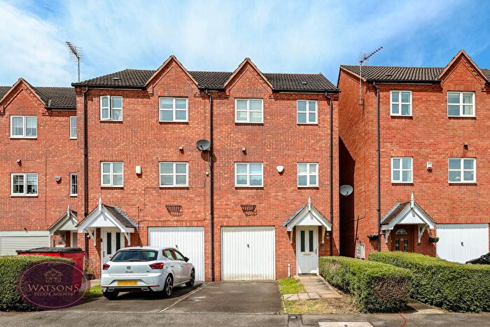 4 Bedroom Town House For Sale In Stannier Way, Watnall, Nottingham, NG16