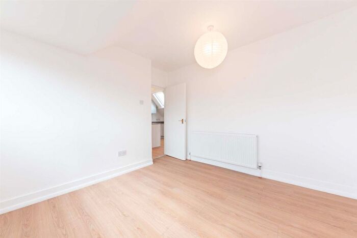 1 Bedroom Flat To Rent In Berkeley Road, Crouch End, N8