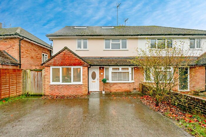 4 Bedroom Semi Detached House For Sale In Hunters Chase, South Godstone, Godstone, RH9