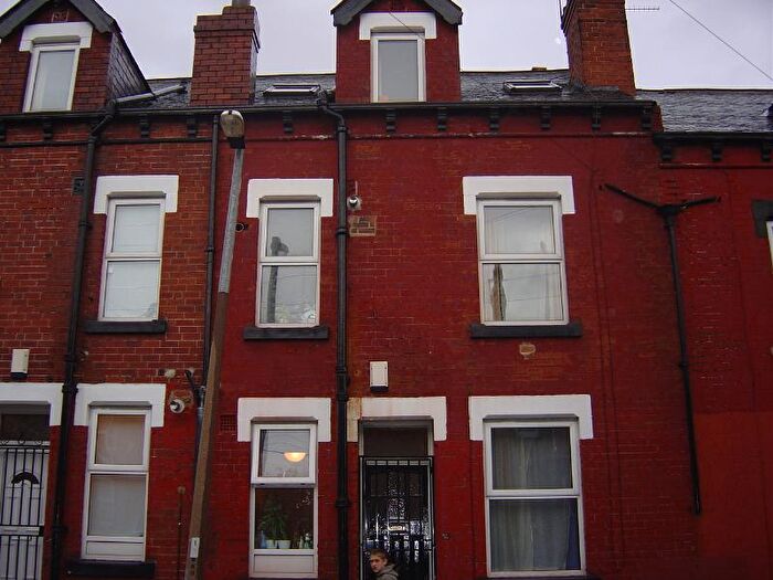 2 Bedroom Terraced House To Rent In Thornville Road, Hyde Park, Leeds, LS6