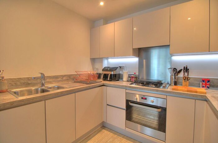 1 Bedroom Flat For Sale In Sopwith Drive, Farnborough, GU14